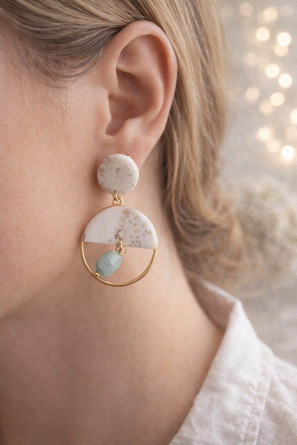 Elegante Statement-Ohrringe mit Marmoroptik und Goldakzenten Clayjex