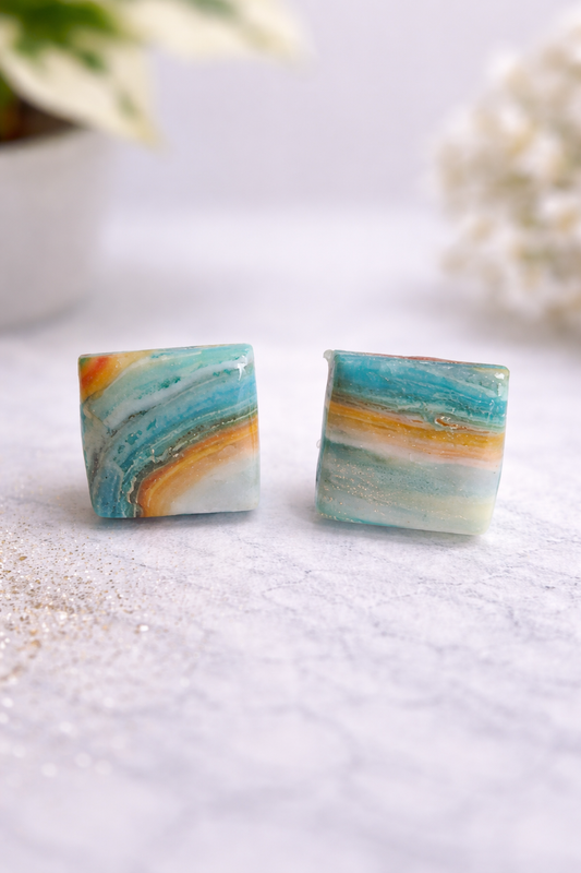 Maritime Ohrstecker in Türkis & Gold – Handgemachte Polymer Clay Ohrringe im eleganten Ocean-Design