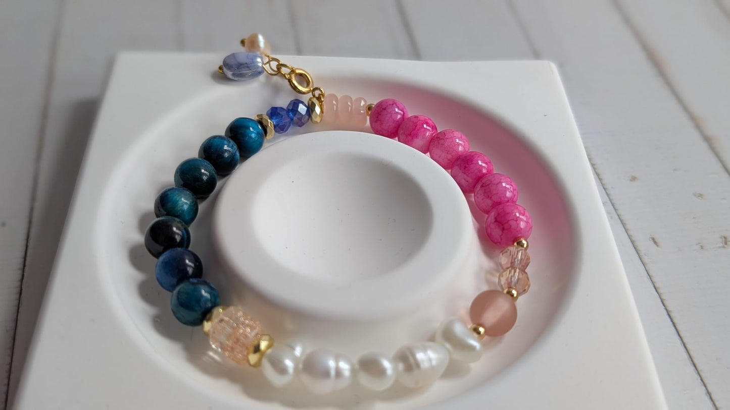 Buntes Armband mit Perlen & Edelsteinen – handgemacht