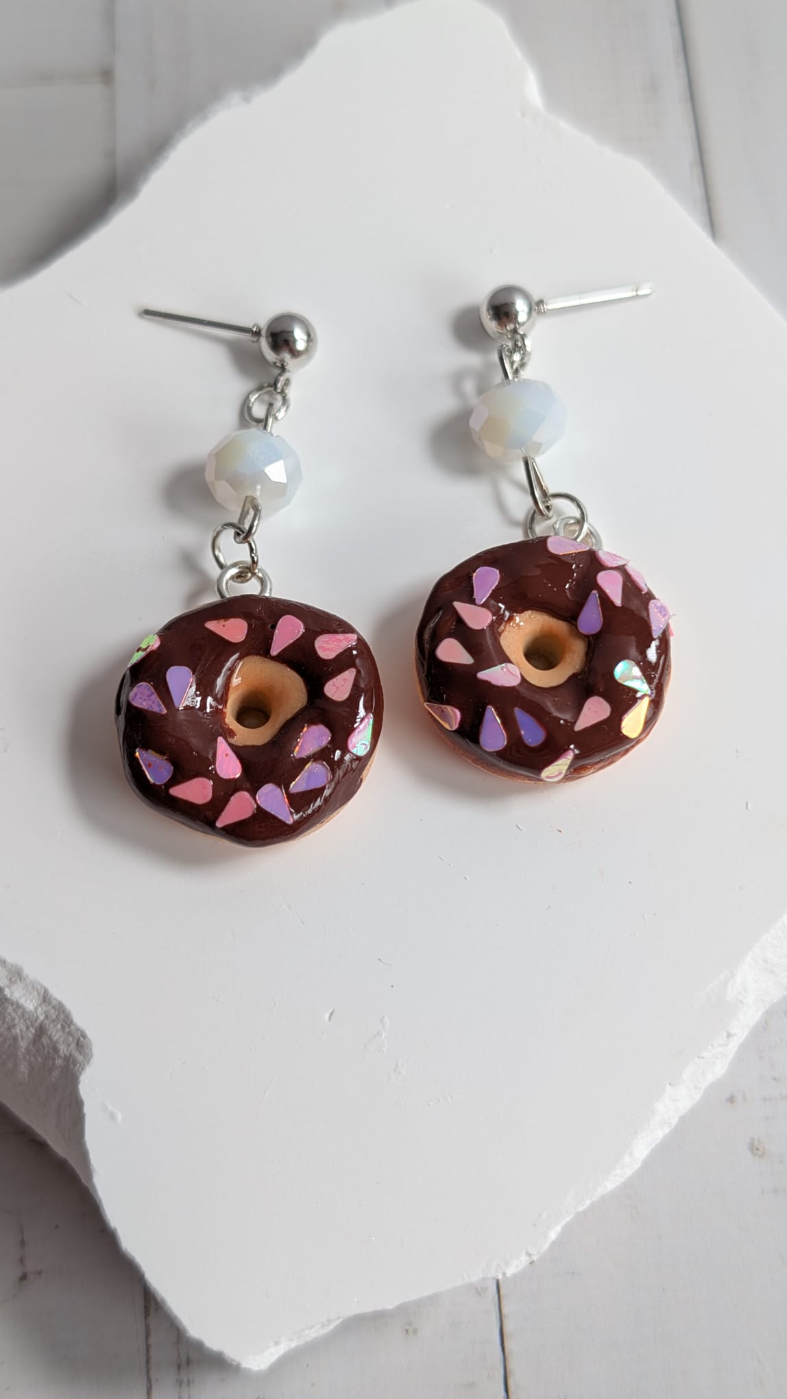 Donut Ohrringe – Handgemachter Schoko-Food-Schmuck aus Polymer Clay
