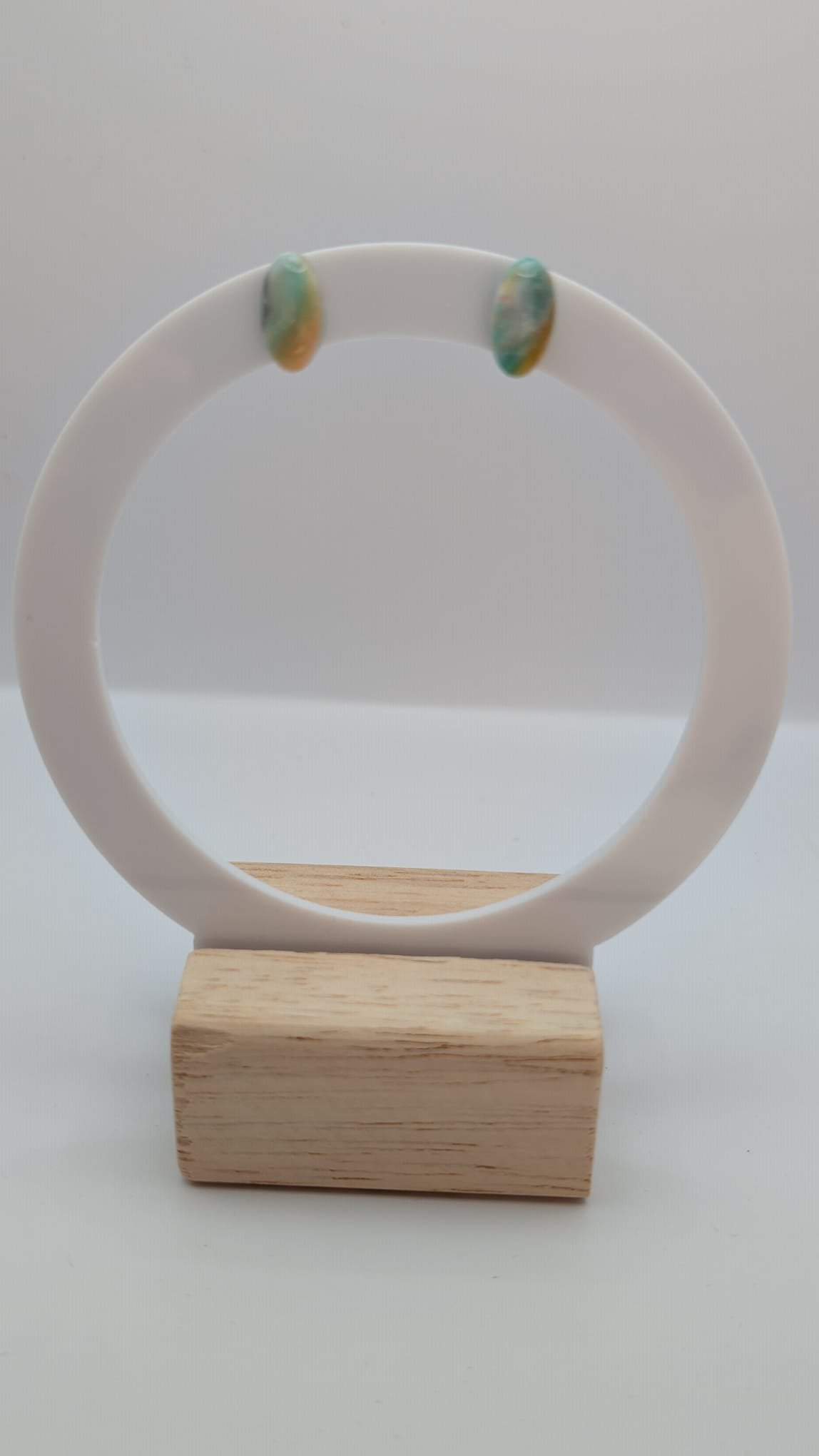 Ovale Eier Statement-Ohrringe aus Polymer Clay – Regenbogen-Marmor-Look