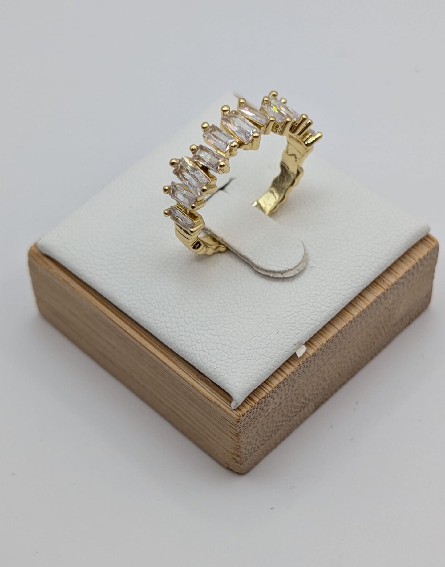 Goldener Zirkonia-Ring – funkelnd & edel