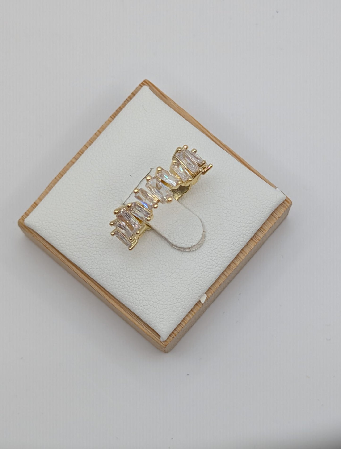 Goldener Zirkonia-Ring – funkelnd & edel