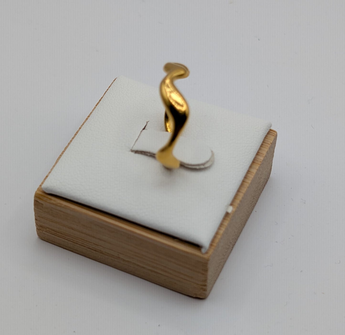 Organisch geformter Ring in Gold – Verstellbarer Statement-Ring