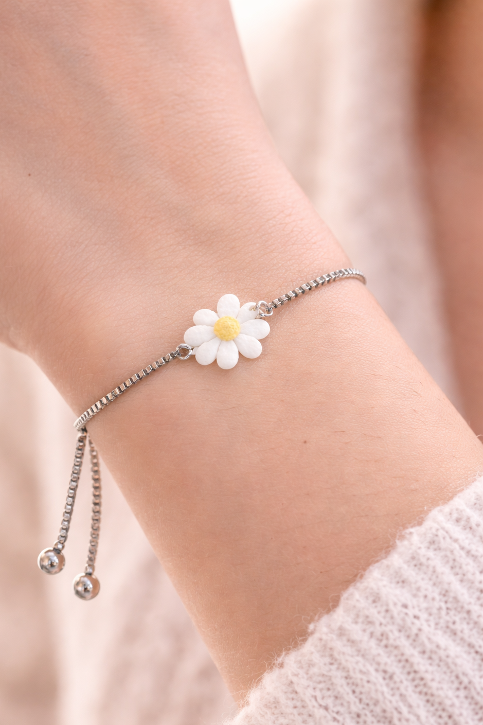 Daisy Armband – Handgemachter Blumenschmuck (verstellbar)