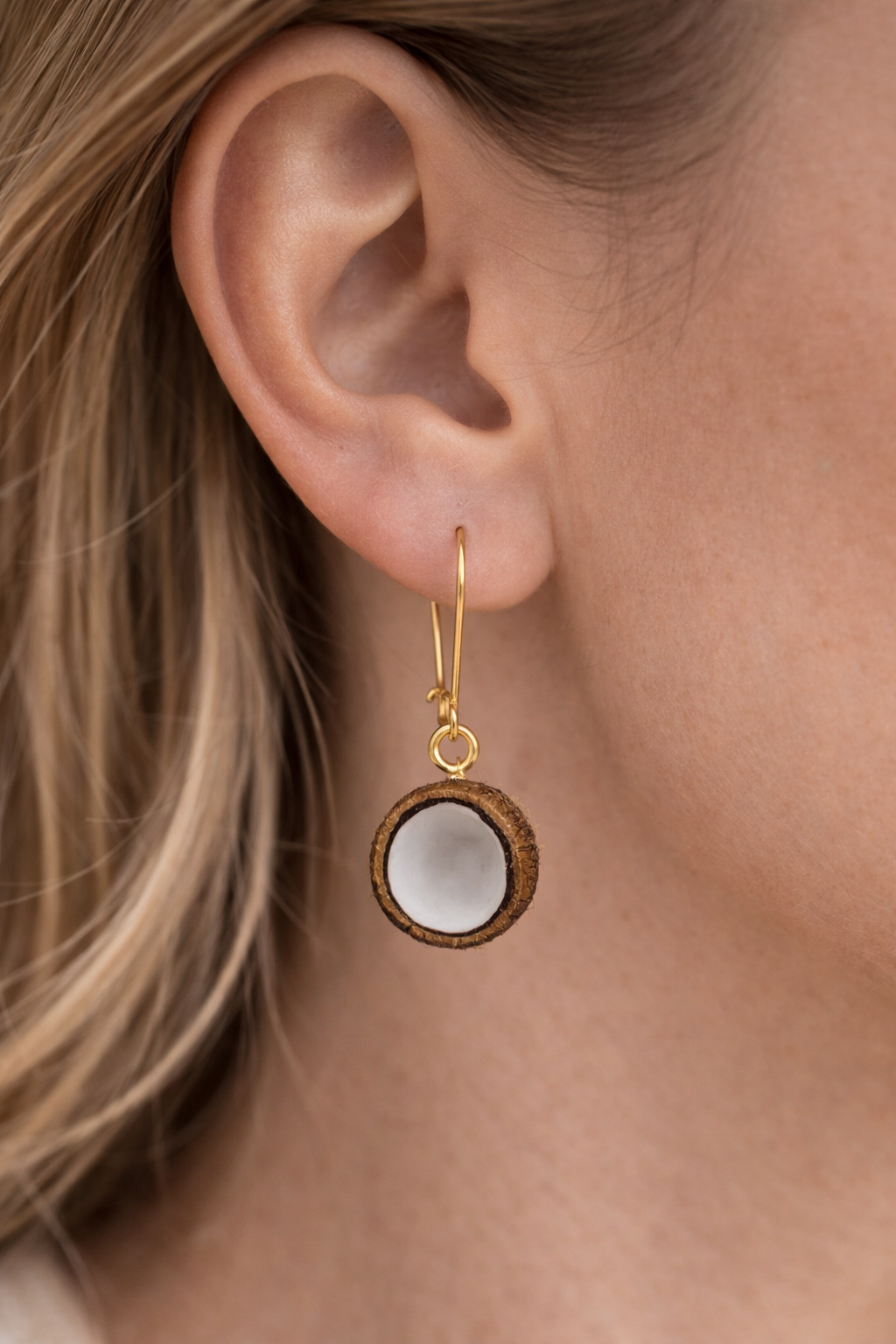 Kokosnuss Ohrringe Gold – Tropische Boho Hänger mit Edelstahl Haken