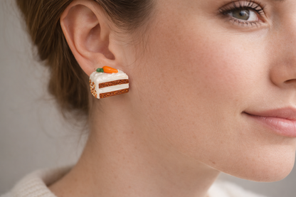 handgemachte karottenkuchen ohrringe aus polymer clay food jewelry