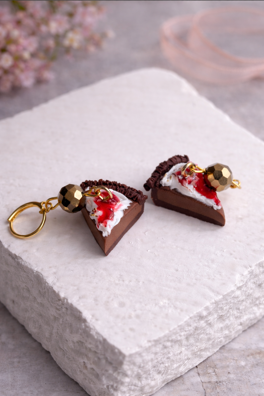 Mini Kuchen Ohrringe aus Polymer Clay – Handgemacht als Hänger oder Stecker