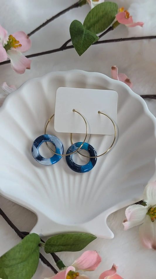 Marine-Blau, Weiß und Silber "Hoops" Ohrringe| Beige, Weiß und Gold Ohrringe| Handgemachte Ohrringe aus Polymer Clay | Statement Ohrringe 
