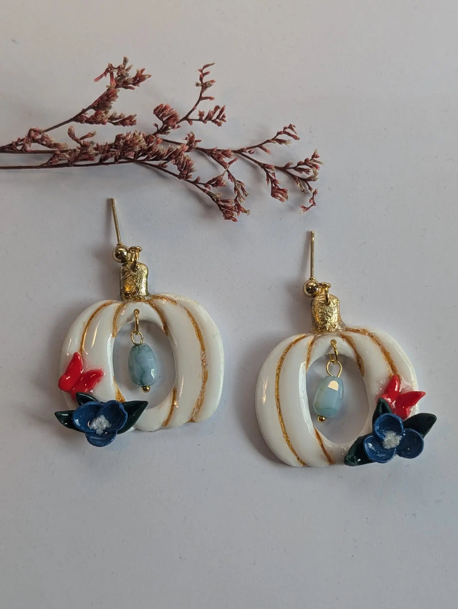 Herbstliche Kürbis Ohrringe aus Polymer Clay 
