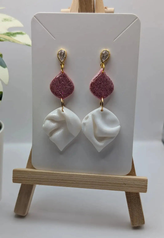 Elegante Ohrringe aus Polymer-Clay-Ohrringe in Weiß Glitzer Rose