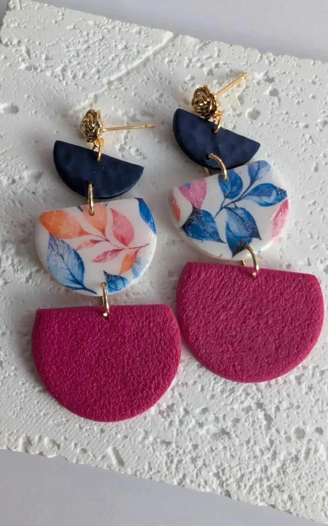 Handgefertigte Statement-Ohrringe mit floralem Design Clayjex