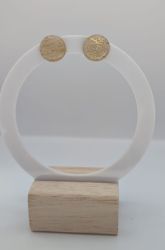 Ohrstecker in Beige mit Goldakzenten