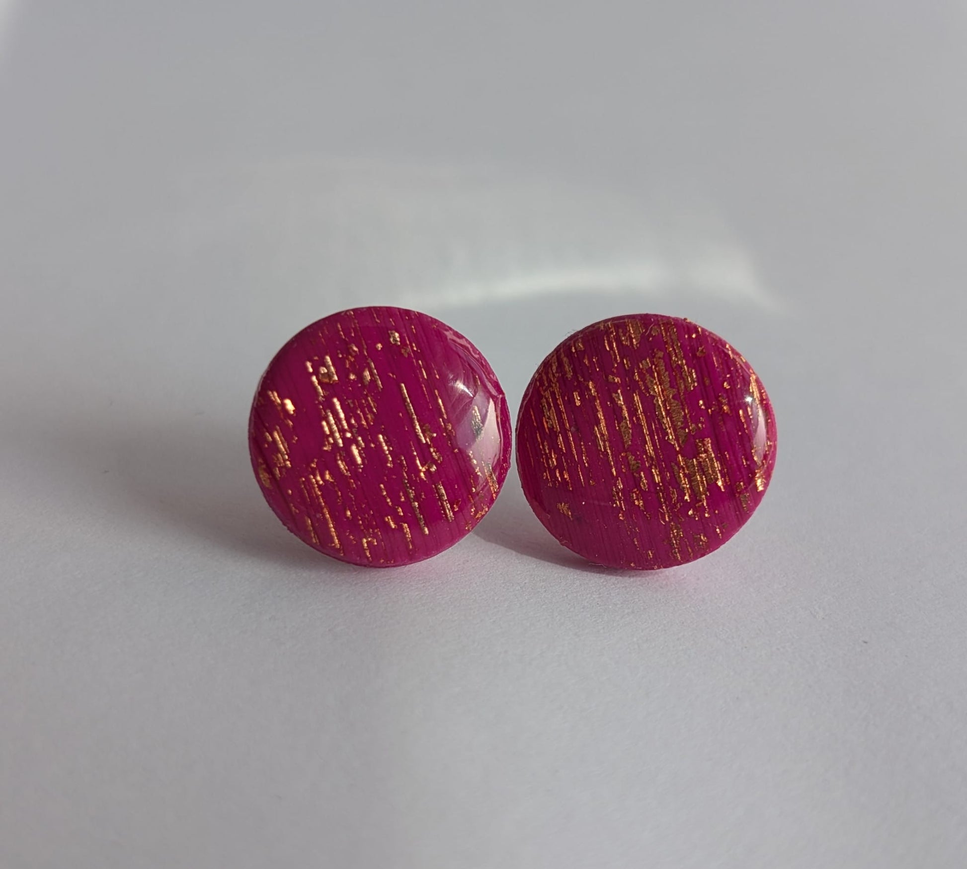 Ohrstecker in Pink mit Goldakzenten