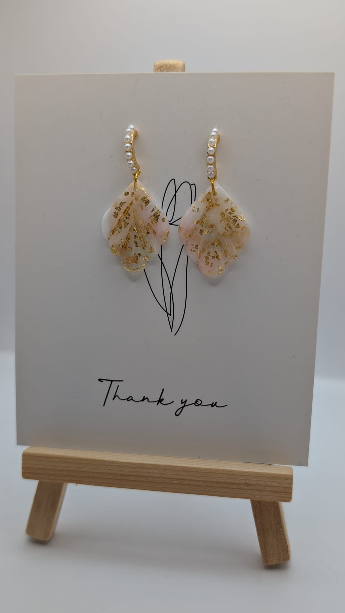 Blatt-Ohrringe Rosa mit Gold & Perlen – handgemacht & edel

