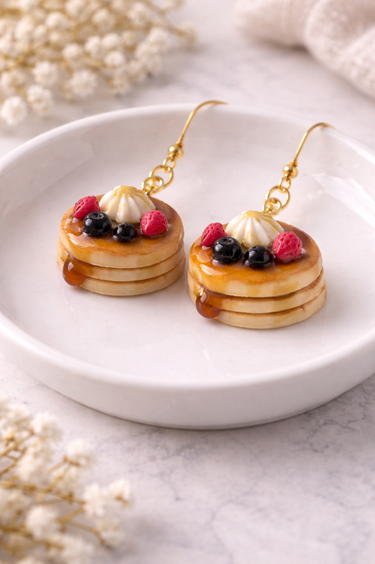 Pancake Ohrringe mit Beeren & Sahne – Handmade Polymer Clay | Stecker oder Hänger