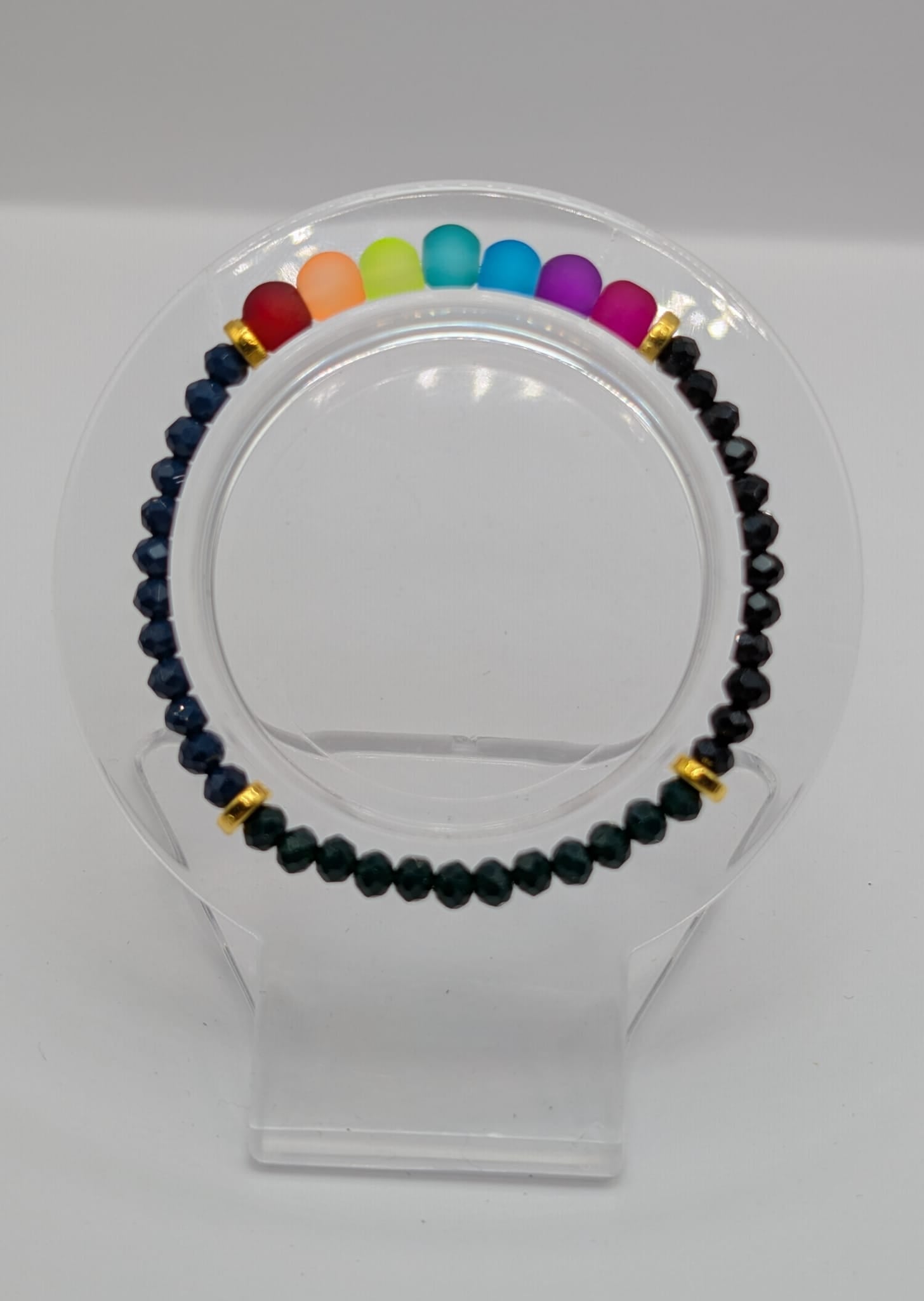 Buntes Regenbogen-Armband mit Kristallperlen & Goldakzenten

