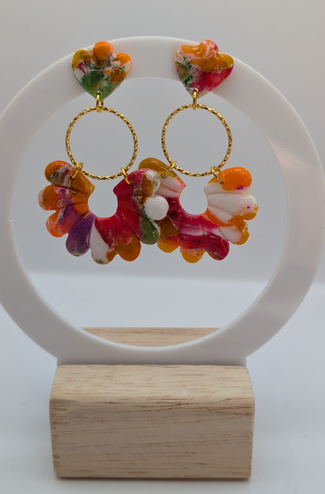 Statement-Ohrringe Bunt mit Goldring – handgemacht aus Polymer Clay