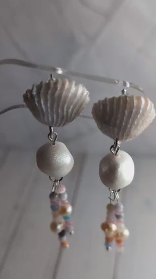 Muschel-Ohrringe mit Perlen & Glasperlen – Sommer Schmuck

